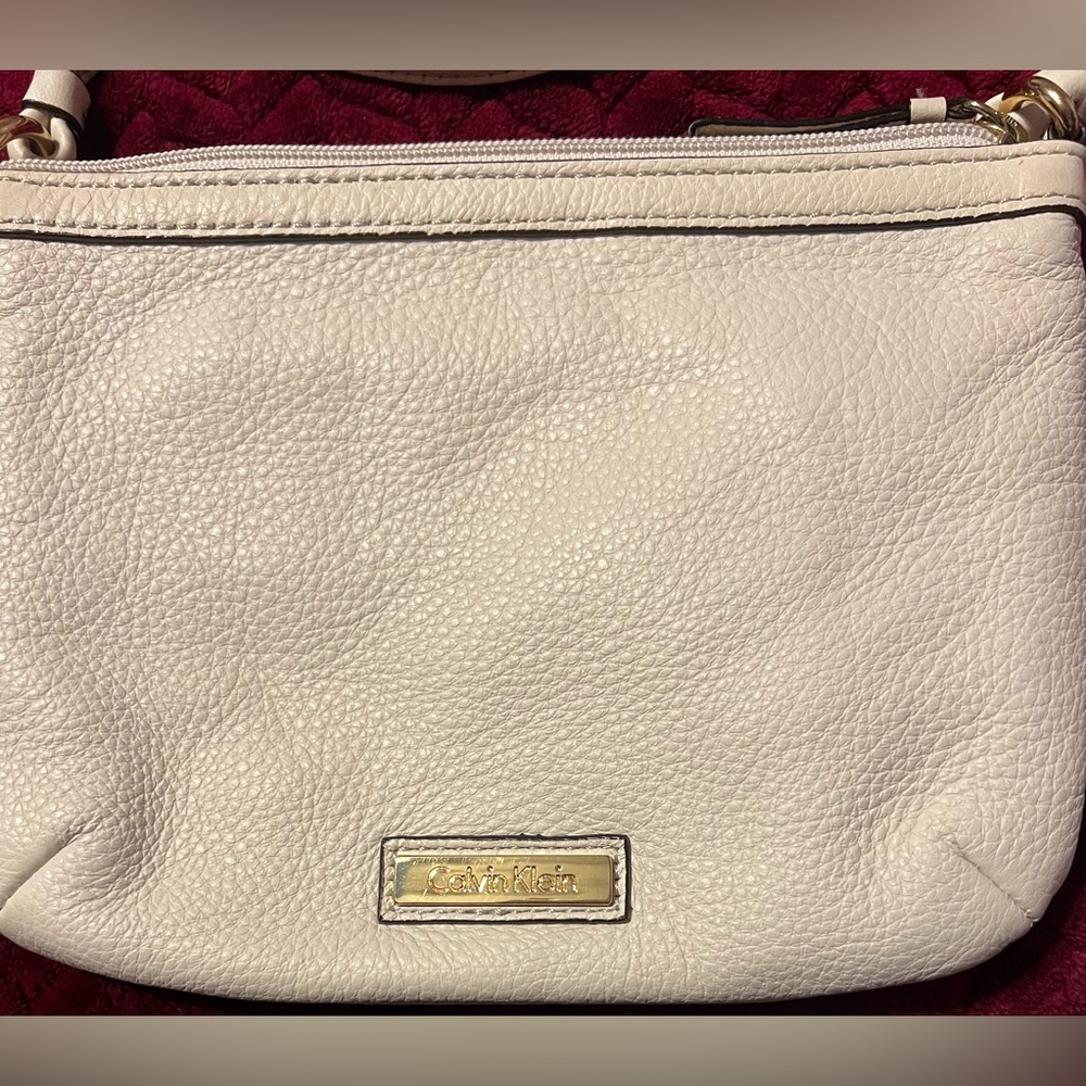 GUC Calvin Klein Off-White Crossbody Bag - Picture 3 of 8